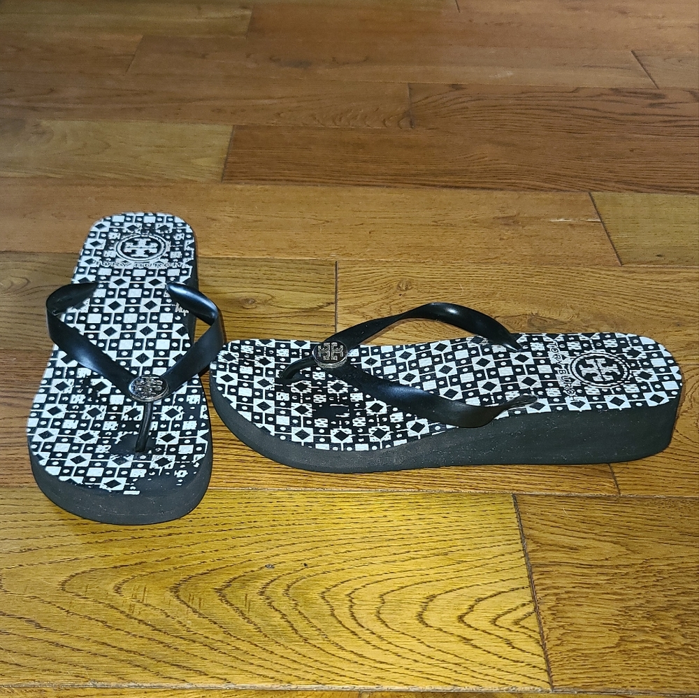 Tory Burch Flip Flop Wedges, Size 8, - fit more like 8.5 or small 9.